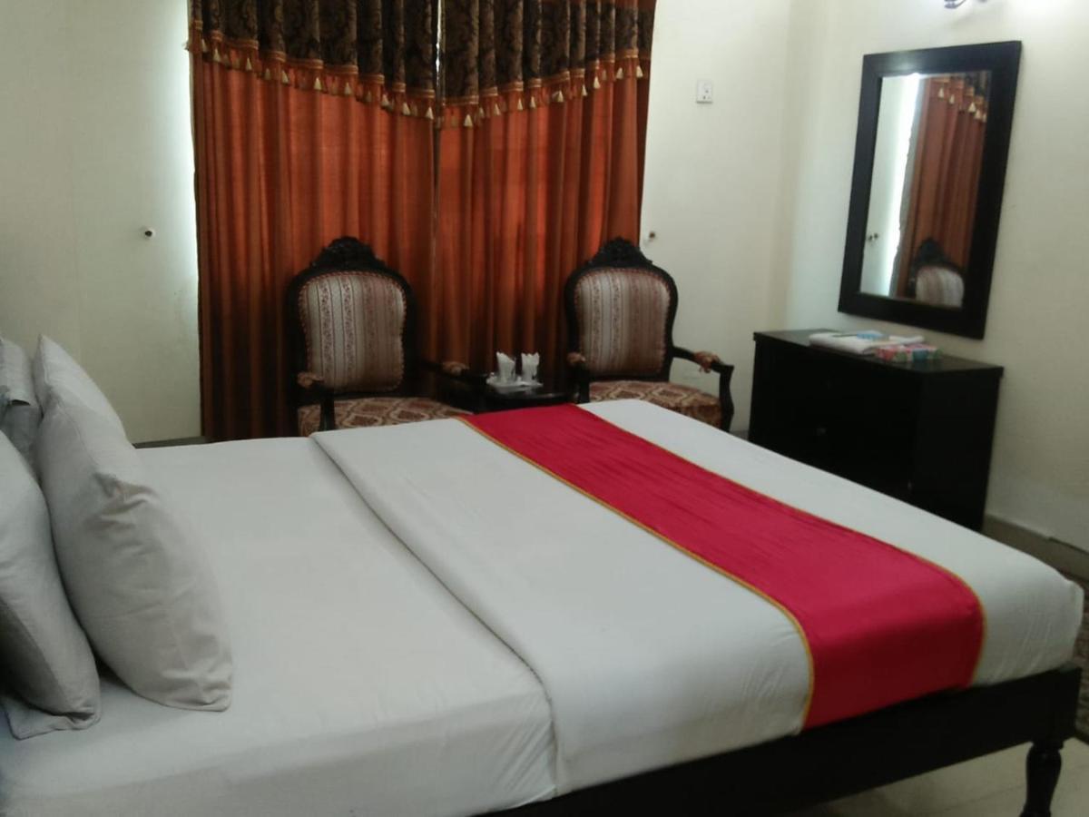 Tourist Inn Hotel Lahore Exterior photo