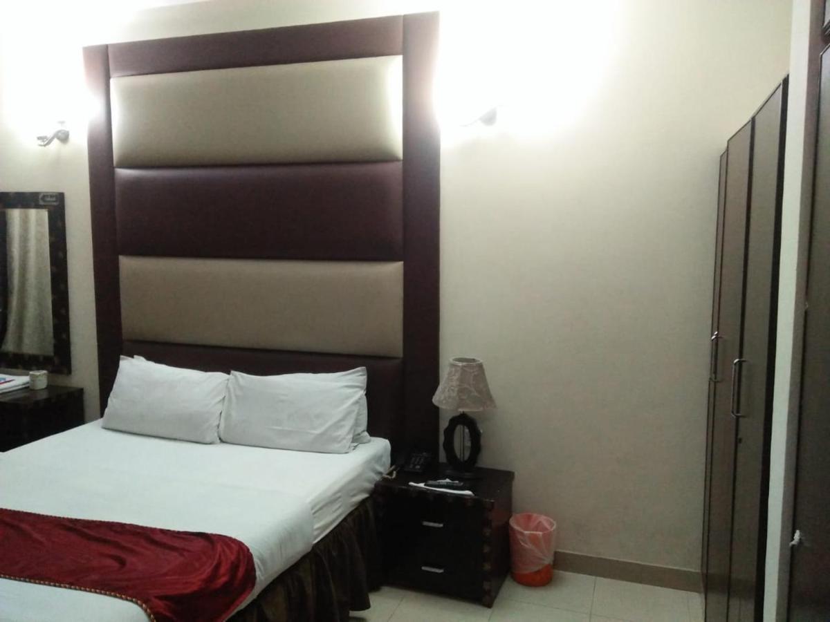 Tourist Inn Hotel Lahore Exterior photo